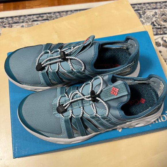 New Women’s Size 8 Columbia Running Shoes - Picture 3 of 6